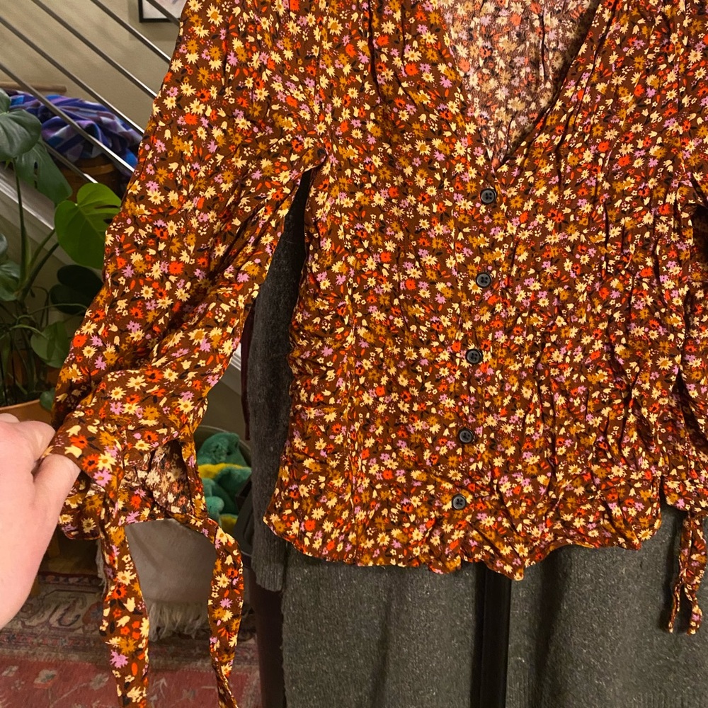 Floral button down - Picture 2 of 4